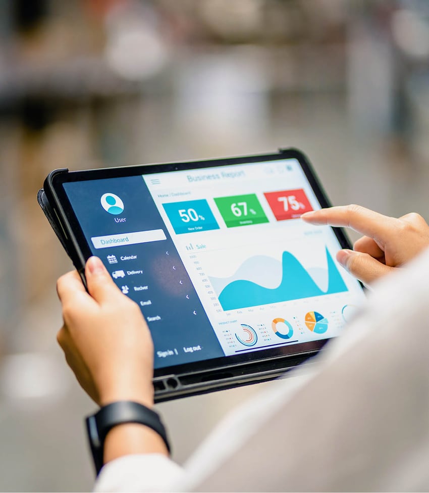 Tablet, auf dem statistische Daten angezeigt werden